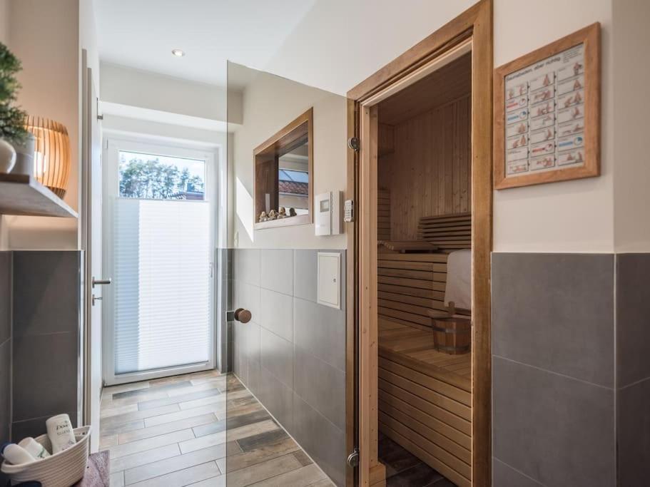 5 Sterne-Ferienhaus Eisvogel Am See Mit Sauna Und Kamin Krakow am See Extérieur photo