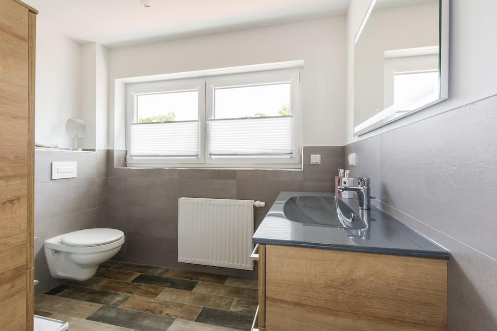 5 Sterne-Ferienhaus Eisvogel Am See Mit Sauna Und Kamin Krakow am See Extérieur photo