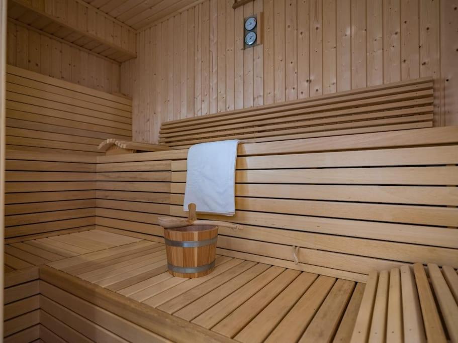 5 Sterne-Ferienhaus Eisvogel Am See Mit Sauna Und Kamin Krakow am See Extérieur photo
