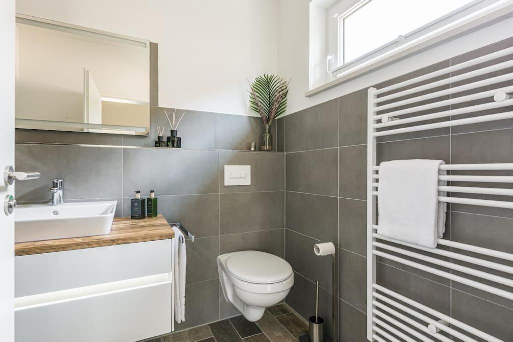 5 Sterne-Ferienhaus Eisvogel Am See Mit Sauna Und Kamin Krakow am See Extérieur photo