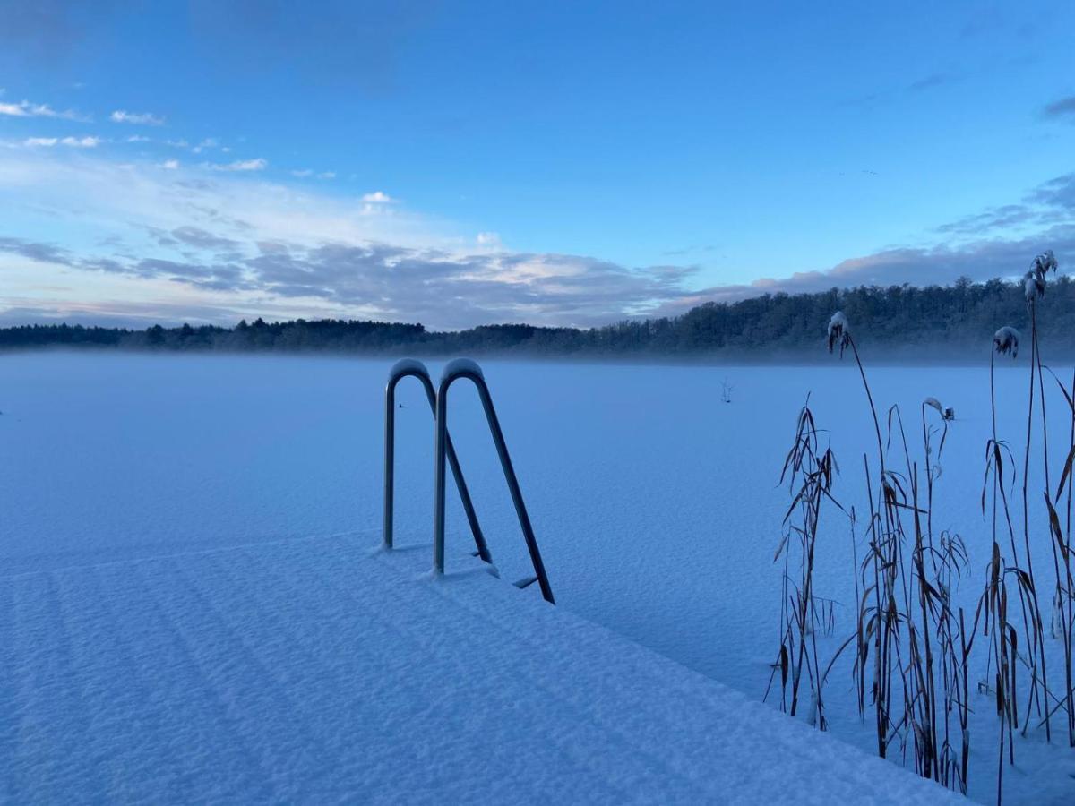 5 Sterne-Ferienhaus Eisvogel Am See Mit Sauna Und Kamin Krakow am See Extérieur photo